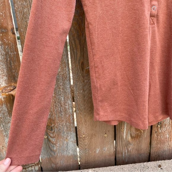EDDIE BAUER Women’s Rust Brown Henley Round Neck Long Sleeve T Shirt Size Medium - Picture 4 of 11